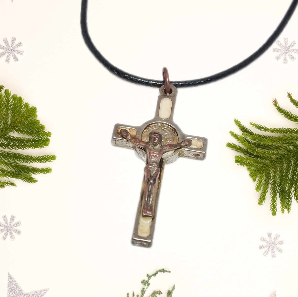 🎄10/$20.  Crucifix Pendant and Black Cord Necklace